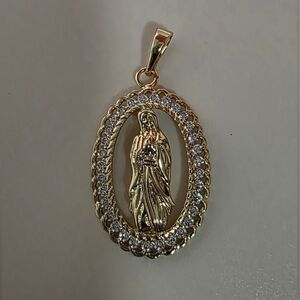 Mary Oval Pendant / Colgante María Oval